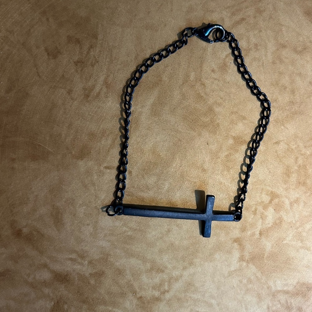 NWOT Black Cross Chain Bracelet - Picture 5 of 6